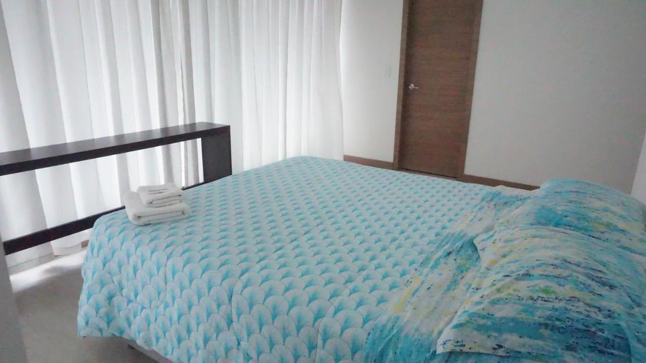 1410 Habitacion En Lujoso Departamento - Atelier Quito Esterno foto