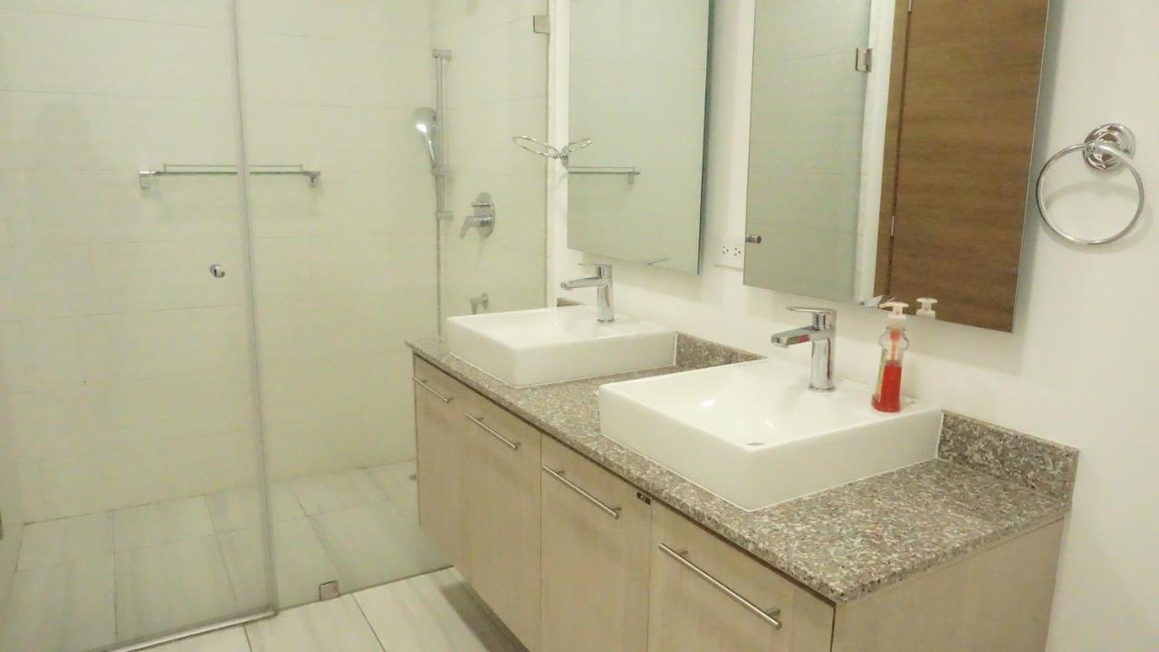 1410 Habitacion En Lujoso Departamento - Atelier Quito Esterno foto