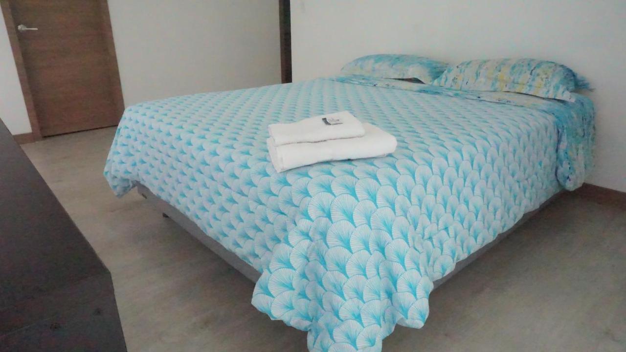 1410 Habitacion En Lujoso Departamento - Atelier Quito Esterno foto