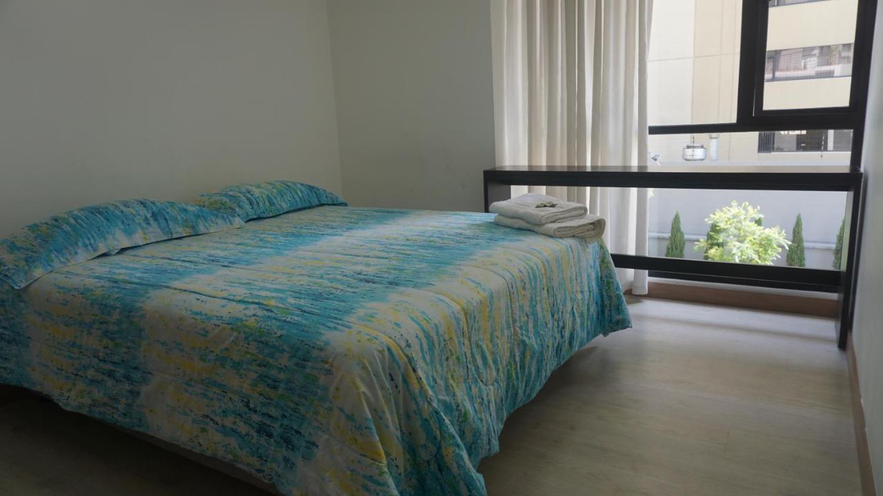 1410 Habitacion En Lujoso Departamento - Atelier Quito Esterno foto